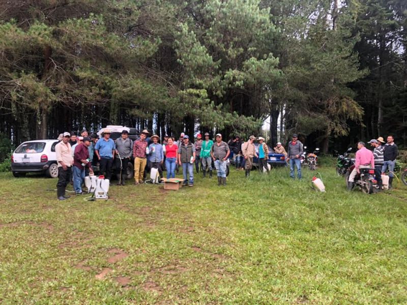 Zacatones y La Goleta reciben ayuda del presidente