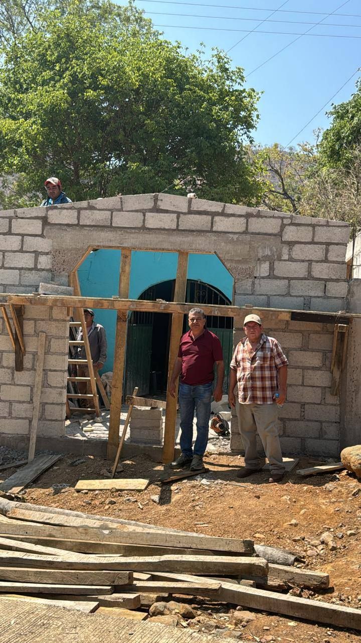 Construcción del Centro de Reunión Social en Pinzanes Matuz