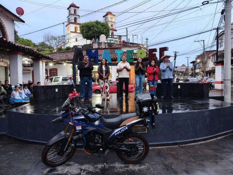 REINAGURACIÓN DE LA PLAZA BICENTENARIO